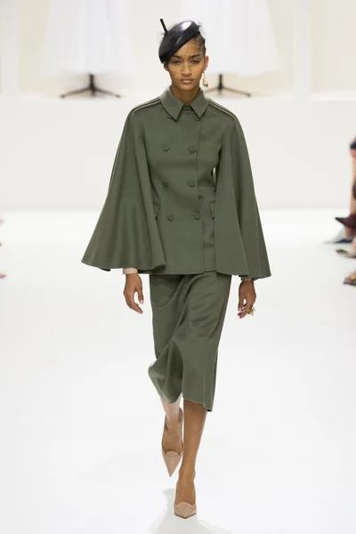 Look 27